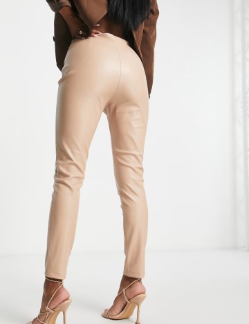 Pantaloni imitație din piele ASOS, bej