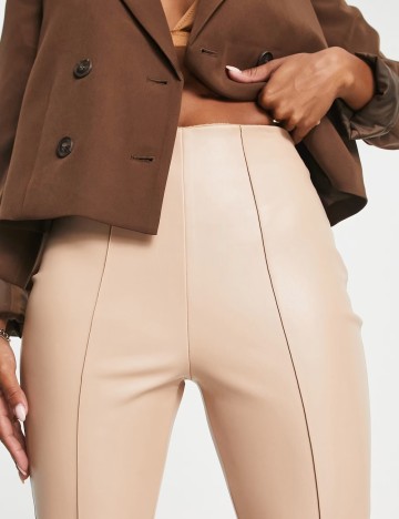 Pantaloni imitație din piele ASOS, bej