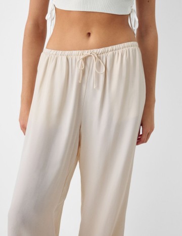 Pantaloni Bershka, bej