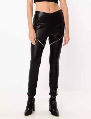Pantaloni imitație din piele ASOS, negru