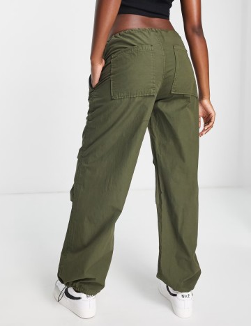 Pantaloni Stradivarius, kaki
