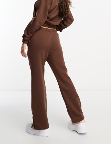 Pantaloni de trening Threadbare, maro