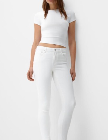 Jeans Bershka, alb