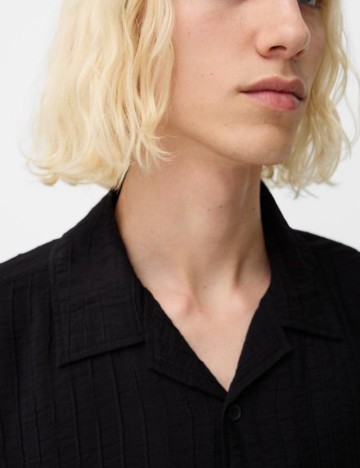 Cămașă cu m&acirc;necă scurtă Bershka, negru