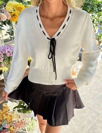 Pulover cu nasturi Shein, crem