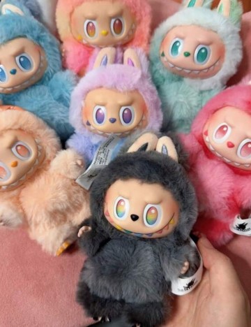 Figurină Shein, mix culori