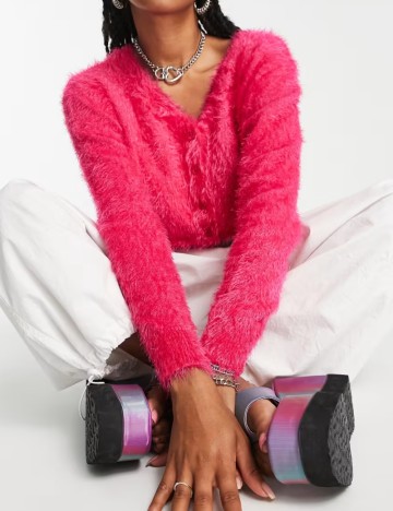 Cardigan Collusion, roz