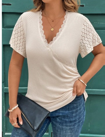 Tricou Shein Curve+, crem