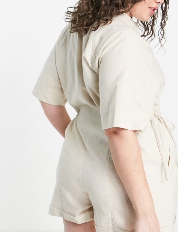 Salopetă scurtă ASOS, crem